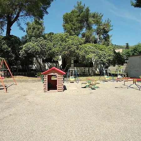 Agnone Sleeps 6 Air Con Wifi Βίλα